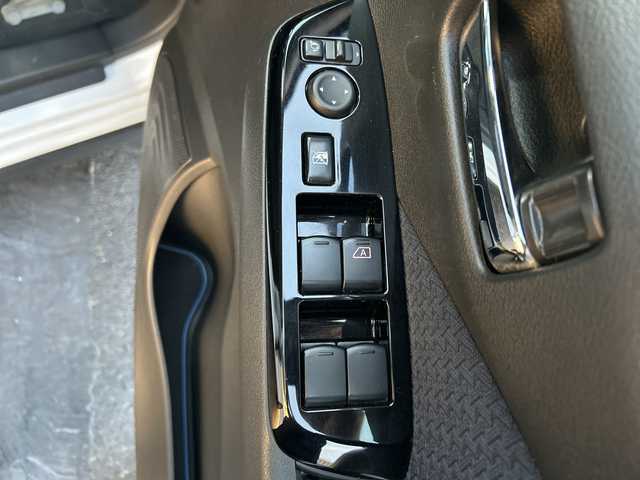 三菱 ｅＫクロス T 長野県 2019(令1)年 7.4万km シルキーホワイト 【(株)IDOMが運営する【じしゃロン長野店】の自社ローン対象車両になります。こちらは現金ご利用時の価格です。自社ローンご希望の方は別途その旨お申付け下さい。						/全方位カメラ　/デジタルインナーミラー　/オートクルズ　/電動パーキング　/運転席助手席シートヒーター　/社外ナビ　（ＣＤ、ＤＶＤ、ワンセグ）　/プロパイロット