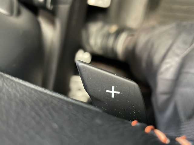 スバル インプレッサ ＸＶ 2．0i－S アイサイト 大阪府 2018(平30)年 3.7万km クリスタルブラックシリカ 純正ナビ/BTオーディオ/フルセグテレビ/CD/DVD/バックカメラ/前席パワーシート/パドルシフト/電動パーキングブレーキ/LEDヘッドライト/純正18インチAW/純正フロアマット/ETC/ドライブレコーダー/スペアキー