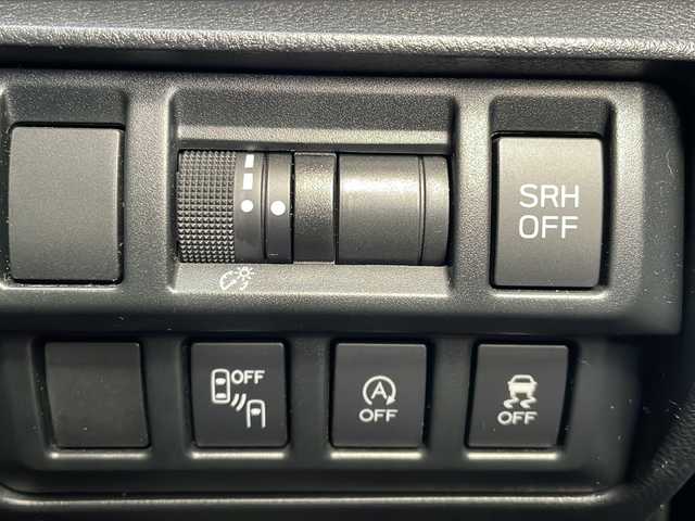 スバル インプレッサ ＸＶ 2．0i－S アイサイト 大阪府 2018(平30)年 3.7万km クリスタルブラックシリカ 純正ナビ/BTオーディオ/フルセグテレビ/CD/DVD/バックカメラ/前席パワーシート/パドルシフト/電動パーキングブレーキ/LEDヘッドライト/純正18インチAW/純正フロアマット/ETC/ドライブレコーダー/スペアキー