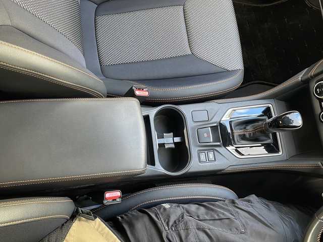 スバル インプレッサ ＸＶ 2．0i－S アイサイト 大阪府 2018(平30)年 3.7万km クリスタルブラックシリカ 純正ナビ/BTオーディオ/フルセグテレビ/CD/DVD/バックカメラ/前席パワーシート/パドルシフト/電動パーキングブレーキ/LEDヘッドライト/純正18インチAW/純正フロアマット/ETC/ドライブレコーダー/スペアキー