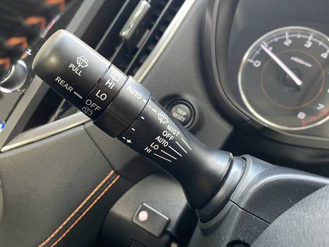 スバル インプレッサ ＸＶ 2．0i－S アイサイト 大阪府 2018(平30)年 3.7万km クリスタルブラックシリカ 純正ナビ/BTオーディオ/フルセグテレビ/CD/DVD/バックカメラ/前席パワーシート/パドルシフト/電動パーキングブレーキ/LEDヘッドライト/純正18インチAW/純正フロアマット/ETC/ドライブレコーダー/スペアキー