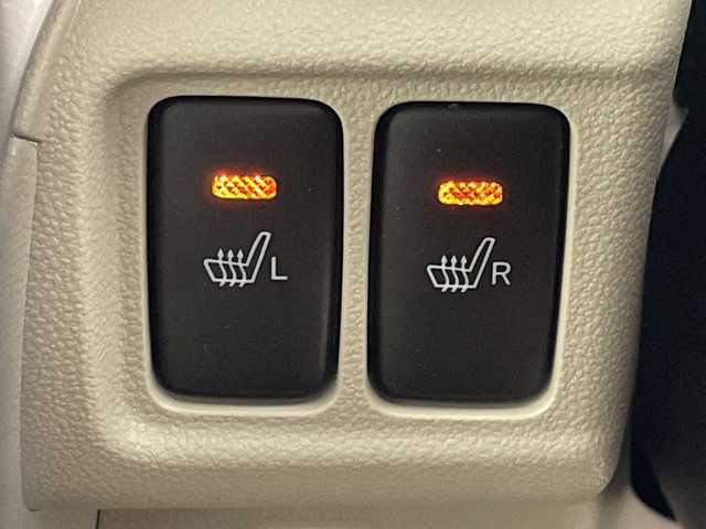 ダイハツ キャスト アクティバ X SAⅢ 岐阜県 2018(平30)年 3.5万km ファイアークォーツレッドM 純正SDナビ/バックカメラ/スマートアシスト３　/衝突回避支援軽減ブレーキ　/オートハイビーム　/社外アルミホイール１５インチ　/純正フロアマット　/サイドバイザー　/ベンチシート　/コーナーセンサー　/プッシュスタート/アイドリングストップ/オートライト/スマートキー