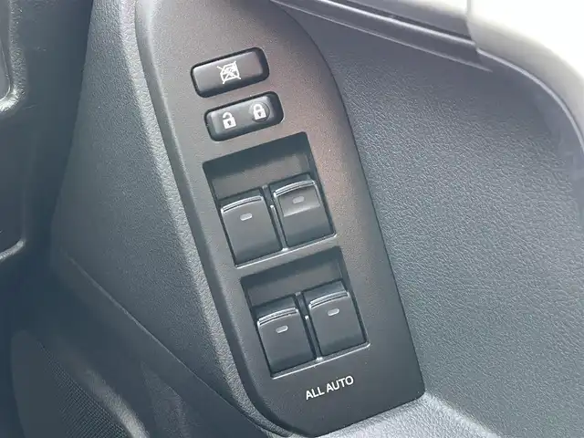 トヨタ ランドクルーザー プラド TX Lパッケージ マットブラED 福島県 2023(令5)年 3.6万km ホワイトパールクリスタルシャイン ワンオーナー/4WD/純正9インチディスプレイオーディオ/・Tコネクトナビ/・Bluetooth/衝突回避支援パッケージ/・プリクラッシュセーフティ/・レーンディパーチャーアラート/・オートマチックハイビーム/・レーダークルーズコントロール/パーキングサポートブレーキ/全方位モニター/ビルトインETC 2.0/前後ドライブレコーダー/黒レザーシート/・前席パワーシート/・シートヒーター/・エアシート/LEDヘッドライト/・オートライト/・オートハイビーム/・フォグランプ/スマートキー/・プッシュスタート/・スペアキー/エンジンスターター/新車時保証書/取扱説明書