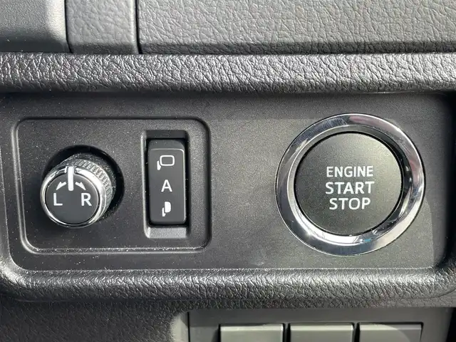 トヨタ ランドクルーザー プラド TX Lパッケージ マットブラED 福島県 2023(令5)年 3.6万km ホワイトパールクリスタルシャイン ワンオーナー/4WD/純正9インチディスプレイオーディオ/・Tコネクトナビ/・Bluetooth/衝突回避支援パッケージ/・プリクラッシュセーフティ/・レーンディパーチャーアラート/・オートマチックハイビーム/・レーダークルーズコントロール/パーキングサポートブレーキ/全方位モニター/ビルトインETC 2.0/前後ドライブレコーダー/黒レザーシート/・前席パワーシート/・シートヒーター/・エアシート/LEDヘッドライト/・オートライト/・オートハイビーム/・フォグランプ/スマートキー/・プッシュスタート/・スペアキー/エンジンスターター/新車時保証書/取扱説明書