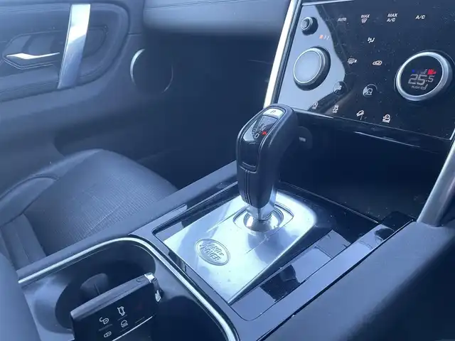 ランドローバー ランドローバー ディスカバリースポーツ 栃木県 2019(令1)年 3.1万km 白 7人乗り3列シート/ナビ/フルセグTV/全方位カメラ/Applecarplay/スマートキー/ACC/LKA/BSM/ETC/黒革シート/パワーシート/シートヒーター/パワーテールゲート/LEDヘッドライト/クロストラフィックアラート/デジタルインナーミラー/ドライブレコーダー前後