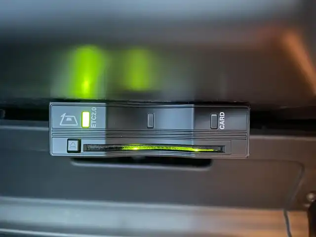 ランドローバー ランドローバー ディスカバリースポーツ 栃木県 2019(令1)年 3.1万km 白 7人乗り3列シート/ナビ/フルセグTV/全方位カメラ/Applecarplay/スマートキー/ACC/LKA/BSM/ETC/黒革シート/パワーシート/シートヒーター/パワーテールゲート/LEDヘッドライト/クロストラフィックアラート/デジタルインナーミラー/ドライブレコーダー前後