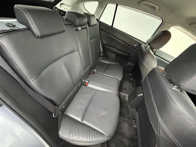 スバル インプレッサ ＸＶ 2．0i－L アイサイト 道央・札幌 2012(平24)年 8.3万km アイスシルバーメタリック ・４ＷＤ/・アイサイト/・バックカメラ/・ＥＴＣ/・カロッツェリアナビ/・ＴＶ＆Ｂｌｕｅｔｏｏｔｈ＆ＡＭ＆ＦＭ/・パワーシート/・横滑り防止機能/・レーンアシスト/・アイドリングストップ/・アダプティブクルーズコントロール/・シートヒーター/・パドルシフト/・オートライト/・純正アルミホイール/・純正フロアマット/・スマートキー＆プッシュスタート/・本革シート/・オートエアコン/・ＭＴモード付ＡＴ/・パドルシフト/・フォグランプ/・ドアバイザー