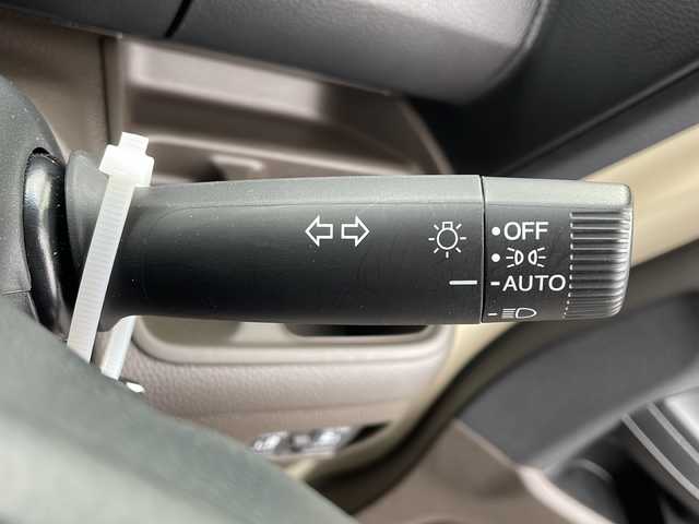 ホンダ Ｎ ＢＯＸ L 新潟県 2023(令5)年 3.4万km プレミアムアイボリーパールⅡ ホンダセンシング　/純正ナビ　/フルセグＴＶ　/Ｂｌｕｅｔｏｏｔｈ　/AM/FM/レーダークルーズコントロール　/シートバックテーブル　/シートヒーター　/バックカメラ　/ビルトインＥＴＣ　/純正フロアマット　/コーナーセンサー/スマートキー/スペアキー/プッシュスタート