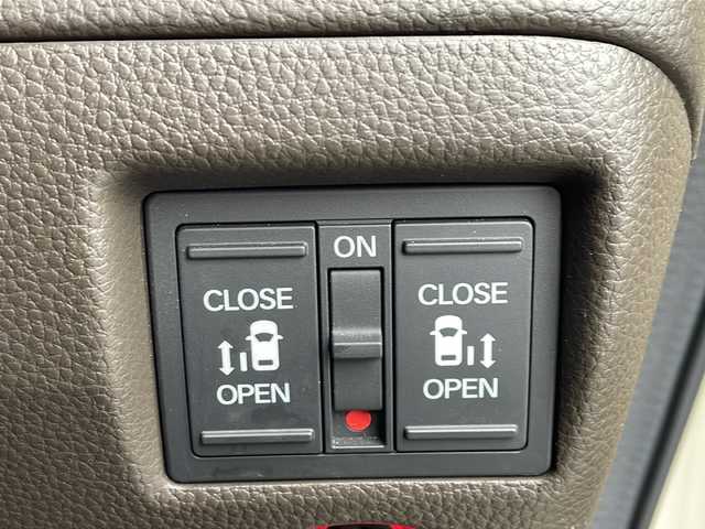 ホンダ Ｎ ＢＯＸ L 新潟県 2023(令5)年 3.4万km プレミアムアイボリーパールⅡ ホンダセンシング　/純正ナビ　/フルセグＴＶ　/Ｂｌｕｅｔｏｏｔｈ　/AM/FM/レーダークルーズコントロール　/シートバックテーブル　/シートヒーター　/バックカメラ　/ビルトインＥＴＣ　/純正フロアマット　/コーナーセンサー/スマートキー/スペアキー/プッシュスタート