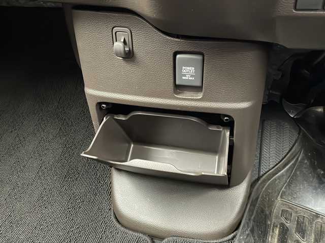 ホンダ Ｎ ＢＯＸ L 新潟県 2023(令5)年 3.4万km プレミアムアイボリーパールⅡ ホンダセンシング　/純正ナビ　/フルセグＴＶ　/Ｂｌｕｅｔｏｏｔｈ　/AM/FM/レーダークルーズコントロール　/シートバックテーブル　/シートヒーター　/バックカメラ　/ビルトインＥＴＣ　/純正フロアマット　/コーナーセンサー/スマートキー/スペアキー/プッシュスタート