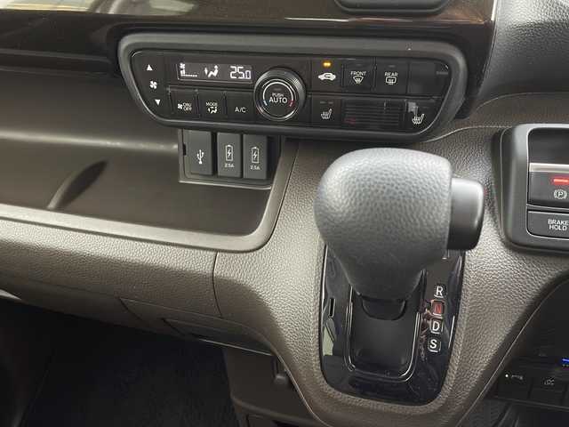 ホンダ Ｎ ＢＯＸ L 新潟県 2023(令5)年 3.4万km プレミアムアイボリーパールⅡ ホンダセンシング　/純正ナビ　/フルセグＴＶ　/Ｂｌｕｅｔｏｏｔｈ　/AM/FM/レーダークルーズコントロール　/シートバックテーブル　/シートヒーター　/バックカメラ　/ビルトインＥＴＣ　/純正フロアマット　/コーナーセンサー/スマートキー/スペアキー/プッシュスタート