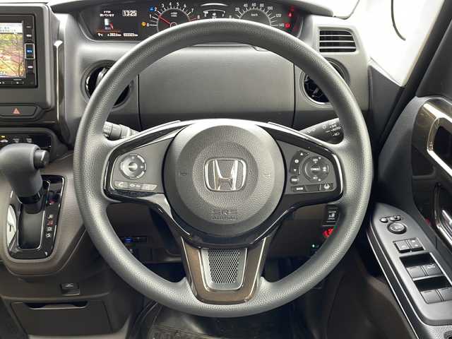 ホンダ Ｎ ＢＯＸ L 新潟県 2023(令5)年 3.4万km プレミアムアイボリーパールⅡ ホンダセンシング　/純正ナビ　/フルセグＴＶ　/Ｂｌｕｅｔｏｏｔｈ　/AM/FM/レーダークルーズコントロール　/シートバックテーブル　/シートヒーター　/バックカメラ　/ビルトインＥＴＣ　/純正フロアマット　/コーナーセンサー/スマートキー/スペアキー/プッシュスタート