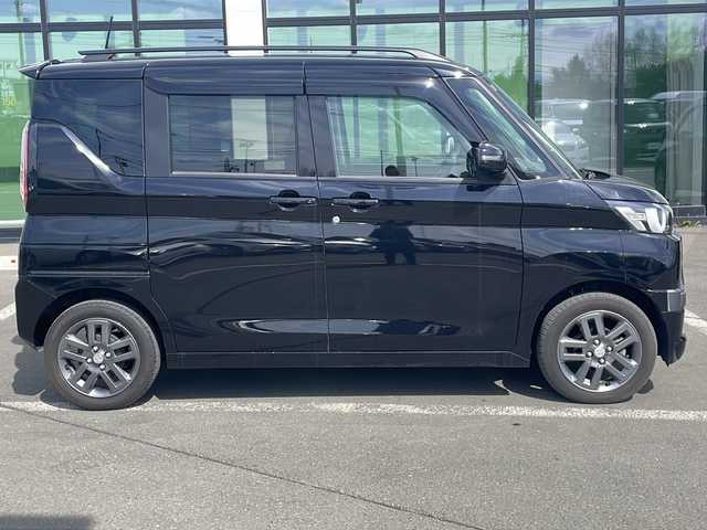 三菱 デリカミニ G プレミアム 道東・釧路十勝 2023(令5)年 2.6万km アメジストブラック ・4WD/・社外SDナビ/(CD・DVD・フルセグ・BT・SD・iPod・FM・AM)/・全方位カメラ/・MIPILOT/・スマートキー×2/・プッシュスタート/・ダウンヒルアシスト/・両側パワースライドドア/・ステアリングヒーター/・シートヒーター/・純正エンジンスターター/・LEDヘッドライト/・フォグライト/・オートライト/・ルーフレール/・ステアリングスイッチ/・社外フロアマット/・ドアバイザー/・電格ウィンカーミラー