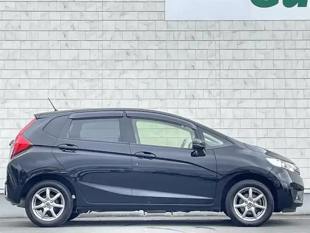 ホンダ フィット 13G Lパッケージ 岩手県 2017(平29)年 11.6万km クリスタルブラックパール 4WD/社外ＳＤナビ/→ワンセグTV/ＣＤ/FM/AM/クルーズコントロール/CTBA/ESC/ＥＴＣ/プッシュスタート/オートライト/スマートキー/〇電動格納ミラー/〇ウィンカーミラー/〇ドアバイザー/〇フロアマット/社外アルミホイール