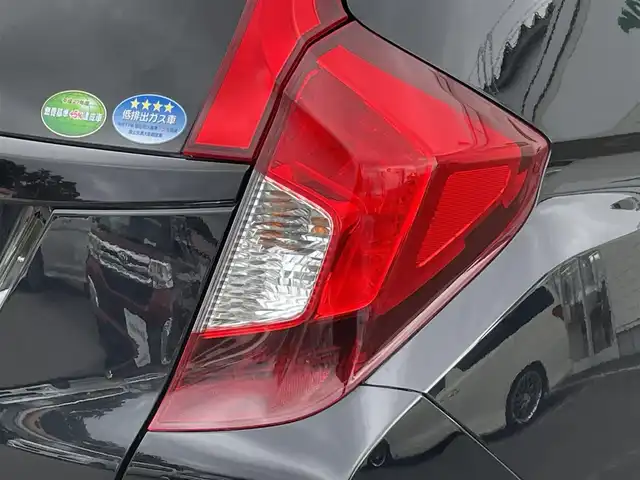 ホンダ フィット 13G Lパッケージ 岩手県 2017(平29)年 11.6万km クリスタルブラックパール 4WD/社外ＳＤナビ/→ワンセグTV/ＣＤ/FM/AM/クルーズコントロール/CTBA/ESC/ＥＴＣ/プッシュスタート/オートライト/スマートキー/〇電動格納ミラー/〇ウィンカーミラー/〇ドアバイザー/〇フロアマット/社外アルミホイール