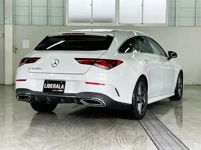 メルセデス・ベンツ ＣＬＡ２００ｄ Sブレーク AMGライン 兵庫県 2021(令3)年 3.4万km デジタルホワイト パノラマサンルーフ/本革シート/シートヒーター/運転席助手席電動シート/純正ナビ/全方位カメラ/前後センサー/ヘッドアップディスプレイ/ワイヤレスチャージング/プライバシーガラス/前後ドラレコ/アドバンスドパッケージ/レーダーセーフティパッケージ