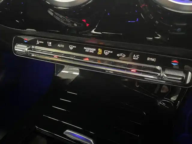 メルセデス・ベンツ ＣＬＡ２００ｄ Sブレーク AMGライン 兵庫県 2021(令3)年 3.4万km デジタルホワイト パノラマサンルーフ/本革シート/シートヒーター/運転席助手席電動シート/純正ナビ/全方位カメラ/前後センサー/ヘッドアップディスプレイ/ワイヤレスチャージング/プライバシーガラス/前後ドラレコ/アドバンスドパッケージ/レーダーセーフティパッケージ