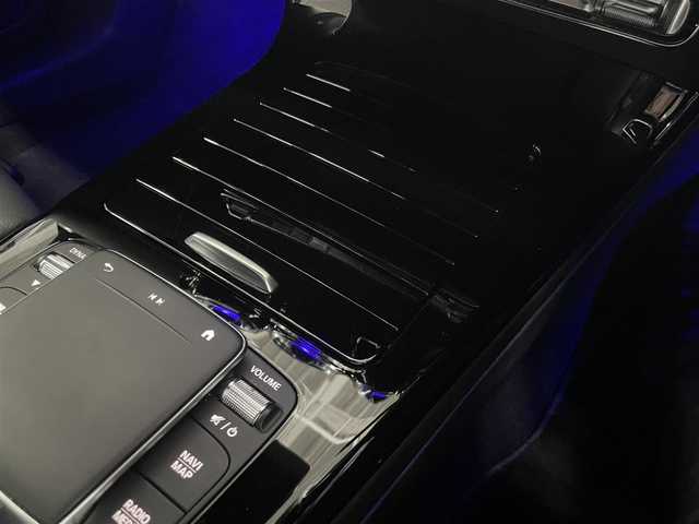 メルセデス・ベンツ ＣＬＡ２００ｄ Sブレーク AMGライン 兵庫県 2021(令3)年 3.4万km デジタルホワイト パノラマサンルーフ/本革シート/シートヒーター/運転席助手席電動シート/純正ナビ/全方位カメラ/前後センサー/ヘッドアップディスプレイ/ワイヤレスチャージング/プライバシーガラス/前後ドラレコ/アドバンスドパッケージ/レーダーセーフティパッケージ
