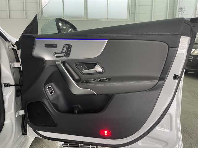 メルセデス・ベンツ ＣＬＡ２００ｄ Sブレーク AMGライン 兵庫県 2021(令3)年 3.4万km デジタルホワイト パノラマサンルーフ/本革シート/シートヒーター/運転席助手席電動シート/純正ナビ/全方位カメラ/前後センサー/ヘッドアップディスプレイ/ワイヤレスチャージング/プライバシーガラス/前後ドラレコ/アドバンスドパッケージ/レーダーセーフティパッケージ