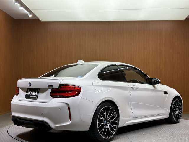 ＢＭＷ Ｍ２ コンペティション 千葉県 2018(平30)年 0.1万km未満 アルピンホワイトⅢ クルーズコントロール　/黒革　/ナビ　/Ｂｌｕｅｔｏｏｔｈ接続　/バックカメラ　/パークディスタンス　/電動シート　/シートヒーター　/衝突軽減ブレーキ　/レーンキープアシスト　/ＬＥＤヘッドライト　/ＥＴＣ　/禁煙車
