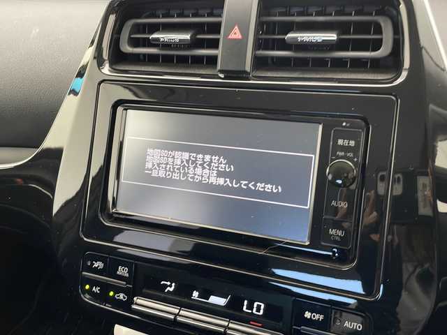 トヨタ プリウス S 愛知県 2016(平28)年 5.8万km ホワイトパールクリスタルシャイン 純正7インチSDナビ（地図SDカード無し）/ワンセグTV/CD/Bluetooth/バックカメラ/LEDヘッドライト/オートライト/ETC/ステアリングスイッチ/スマートキー/プッシュスタート/横滑り防止装置/盗難防止装置