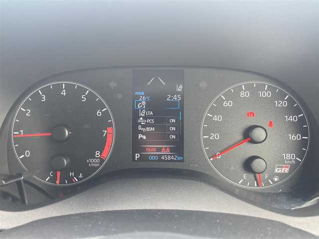 トヨタ ＧＲヤリス RS 島根県 2022(令4)年 4.6万km プラチナホワイトパールマイカ メーカーOPナビ(BT/フルセグ/USB)/バックカメラ/プリクラッシュセーフティー/レーントレーシングアシスト/ブラインドスポットモニター /リヤクロストラフィックアラート/パーキングサポートブレーキ/ヘッドアップディスプレイ/ロードサインアシスト/レーダークルーズコントロール/前席シートヒーター /ステアヒーター/ビルトインETC/パドルシフト/オートライト/オートハイビーム/純正フロアマット