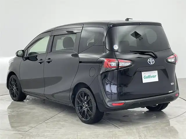 トヨタ シエンタ ハイブリッド G セーフティエディションⅡ 愛知県 2021(令3)年 3.7万km 黒 ・トヨタセーフティーセンス/・純正９インチナビ/　CD　DVD フルセグTV/・バックカメラ/・両側パワースライドドア/・１７インチアルミホイル/・前後ドライブレコーダー/・クリアランスソナー/・新車時保証書/・取扱説明書/・クルーズコントロール/・ウィンカーミラー/・フォグライト/・ステアスイッチ/・電動格納ミラー/・シートリフター/・ETC