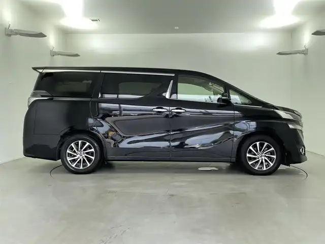 トヨタ ヴェルファイア V 福井県 2016(平28)年 3.3万km ブラック 純正ナビ　/型式：NSZN-Z66T/【AM/FM/Bluetooth/フルセグTV】/クルーズコントロール/両側パワースライドドア/電動パーキング/ブレーキホールド/パワーシート（Ｄ席）/プッシュスタート/スマートキー/ＥＴＣ/横滑り防止機能/ステアリングスイッチ/フォグランプ/LEDヘッドライト/ウインカーミラー/電格ミラー/ウォークスルー/サンシェード（セカンドシート）
