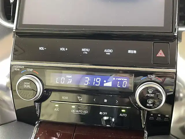 トヨタ ヴェルファイア V 福井県 2016(平28)年 3.3万km ブラック 純正ナビ　/型式：NSZN-Z66T/【AM/FM/Bluetooth/フルセグTV】/クルーズコントロール/両側パワースライドドア/電動パーキング/ブレーキホールド/パワーシート（Ｄ席）/プッシュスタート/スマートキー/ＥＴＣ/横滑り防止機能/ステアリングスイッチ/フォグランプ/LEDヘッドライト/ウインカーミラー/電格ミラー/ウォークスルー/サンシェード（セカンドシート）