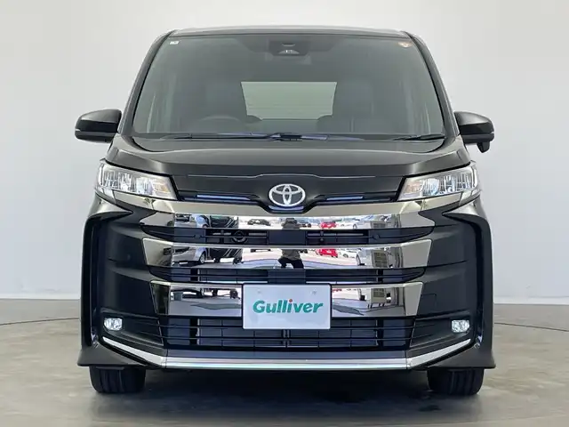 トヨタ ノア S－Z 新潟県 2025(令7)年 0.1万km未満 アティチュードブラックマイカ 快適便利パッケージ/プリクラッシュセーフティ/レーダークルーズコントロール/レーンキープアシスト/ブレーキホールド/フォグランプ/10.5インチディスプレイオーディオ（ナビ機能あり）/フルセグTV/DVD再生機能/プッシュスタート/両側パワースライドドア/ビルトインETC/前後コーナーセンサー/運転席、助手席シートヒーター/オートライト/オートハイビーム/LEDヘッドライト