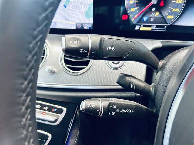 メルセデス・ベンツ Ｅ２２０ｄ アバンギャルド 大阪府 2018(平30)年 3.3万km ポーラホワイト ワンオーナー/レーダーセーフティ/ハーフレザー/メモリ付きパワーシート/シートヒーター/純正ナビ/TV/360度カメラ/applecarplay/ACC/純正17インチAW/LEDヘッドライト/アンビエントライト/ブラインドスポット/CDプレーヤー
