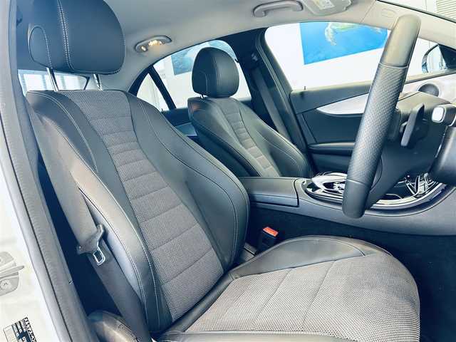 メルセデス・ベンツ Ｅ２２０ｄ アバンギャルド 大阪府 2018(平30)年 3.3万km ポーラホワイト ワンオーナー/レーダーセーフティ/ハーフレザー/メモリ付きパワーシート/シートヒーター/純正ナビ/TV/360度カメラ/applecarplay/ACC/純正17インチAW/LEDヘッドライト/アンビエントライト/ブラインドスポット/CDプレーヤー