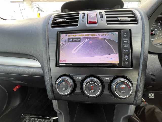 スバル フォレスター 2．0XT アイサイト 埼玉県 2013(平25)年 12.1万km サテンホワイトパール (株)IDOMが運営する【じしゃロン鳩ヶ谷店】の自社ローン専用車両になりますこちらは現金またはオートローンご利用時の価格です。自社ローンご希望の方は別途その旨お申付け下さい/登録時120453km/ワンオーナー/純正HDDナ（CN-H510WD）/　AM/FM/CD/DVD/MSV/BT/フルセグTV/バックモニター/ETC/黒革シート/　前席パワーシート/前席シートヒーター/開度設定機能付きパワーバックドア/プッシュスタート/スマートキーx2/革巻きステアリング/パドルシフト/衝突被害軽減システム/レーンキープアシスト/横滑り防止機能/X-MODE/HIDヘッドライト/オートライト/LEDアクセサリーライナー/フォグランプ/リアフォグランプ/電動格納機能付きウインカーミラー/フットイルミネーション/トノカバー/ドアバイザー/純正フロアマット/　　