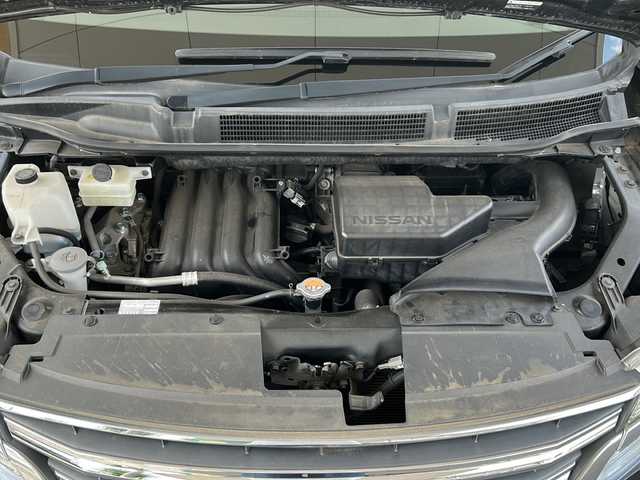 日産 セレナ HWS S HV Vセレ +SeftyⅡ 東京都 2015(平27)年 6.5万km ダイヤモンドブラック 社外メモリナビ/【フルセグ・DVD再生可・CD・Bluetooth】/バックカメラ/アラウンドビューモニター/ビルトインETC/両側パワースライドドア/社外フリップダウンモニター/エマージェンシーブレーキ/車線逸脱警報/横滑り防止機能/社外AW付きスタッドレスタイヤ４本積み込み/クルーズコントロール/ドライブレコーダー/オートライト/アイドリングストップ/プッシュスタート/純正フロアマット/ドアバイザー/フォグランプ/新車保証書/取扱説明書