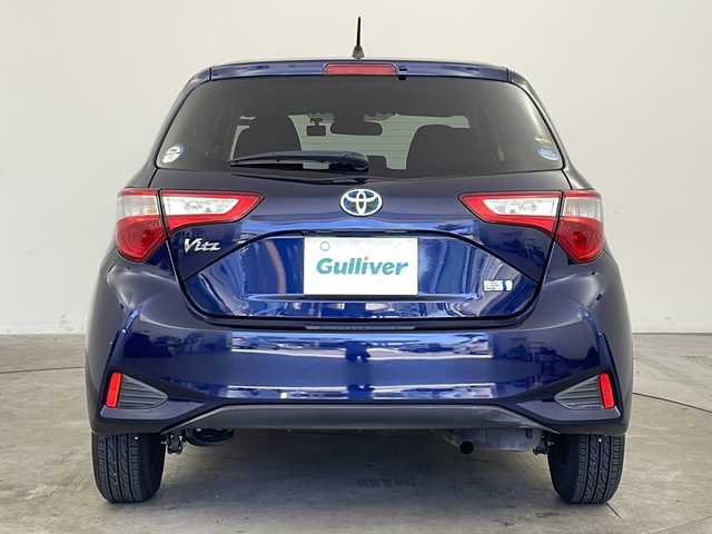 トヨタ ヴィッツ ハイブリッド F セーフティエディション 兵庫県 2017(平29)年 6.2万km ダークブルーマイカ ・純正ナビ&TV&BT&CD/・バックカメラ/・プリクラッシュセーフティ/・レーンディパーチャーアラート/・オートマチックハイビーム/・オートライト/・ドライブレコーダー/・ETC/・純正フロアマット/・スマートキー/・プッシュスタート/・AAC