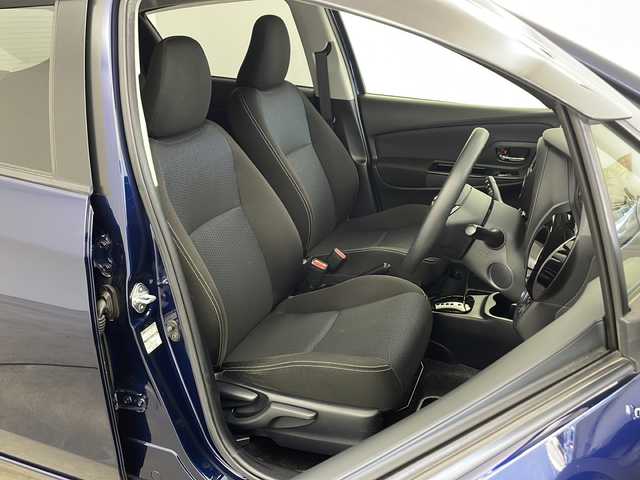 トヨタ ヴィッツ ハイブリッド F セーフティエディション 兵庫県 2017(平29)年 6.2万km ダークブルーマイカ ・純正ナビ&TV&BT&CD/・バックカメラ/・プリクラッシュセーフティ/・レーンディパーチャーアラート/・オートマチックハイビーム/・オートライト/・ドライブレコーダー/・ETC/・純正フロアマット/・スマートキー/・プッシュスタート/・AAC