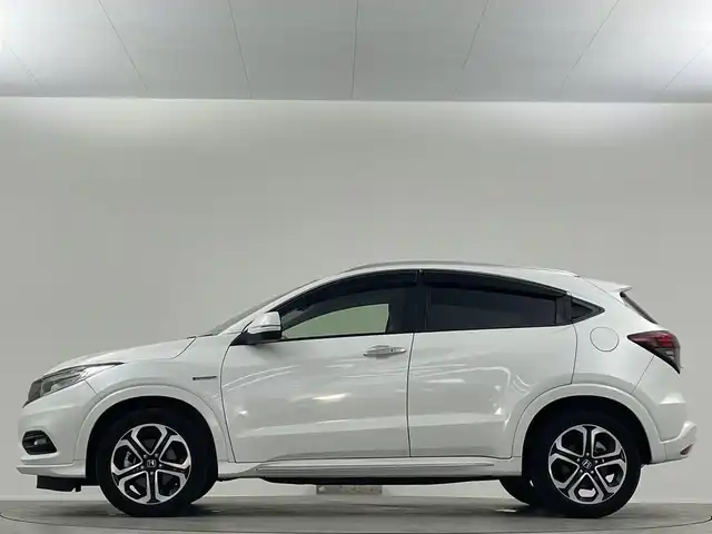 ホンダ ヴェゼル ハイブリッド Z ホンダセンシング 埼玉県 2020(令2)年 3.8万km プラチナホワイトパール 純正8型ナビ　HDMI　BT　Cd　DVD　シートヒーター　パワーシート　禁煙車　ドライブレコーダー　ETC　寒冷地仕様　レーダークルーズコントロール　レーンキープアシスト　バックカメラ