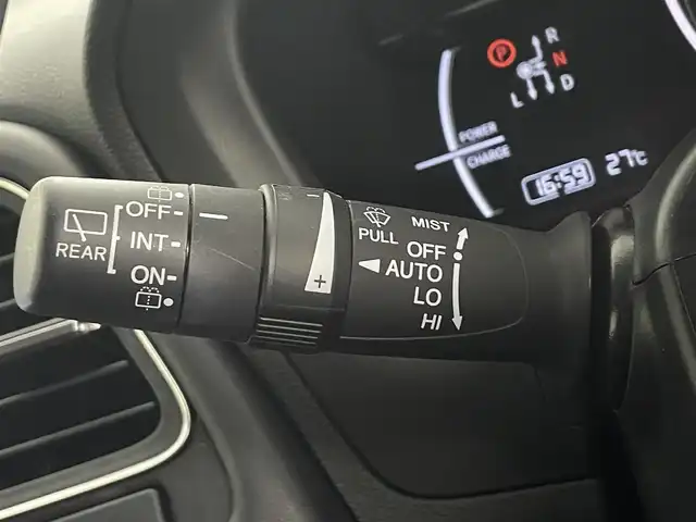 ホンダ ヴェゼル ハイブリッド Z ホンダセンシング 埼玉県 2020(令2)年 3.8万km プラチナホワイトパール 純正8型ナビ　HDMI　BT　Cd　DVD　シートヒーター　パワーシート　禁煙車　ドライブレコーダー　ETC　寒冷地仕様　レーダークルーズコントロール　レーンキープアシスト　バックカメラ