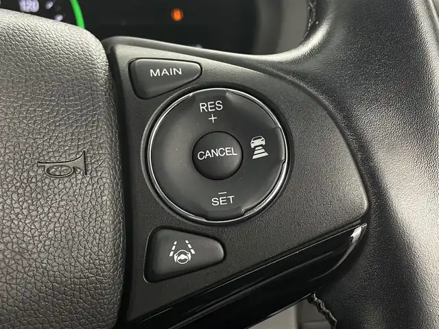 ホンダ ヴェゼル ハイブリッド Z ホンダセンシング 埼玉県 2020(令2)年 3.8万km プラチナホワイトパール 純正8型ナビ　HDMI　BT　Cd　DVD　シートヒーター　パワーシート　禁煙車　ドライブレコーダー　ETC　寒冷地仕様　レーダークルーズコントロール　レーンキープアシスト　バックカメラ