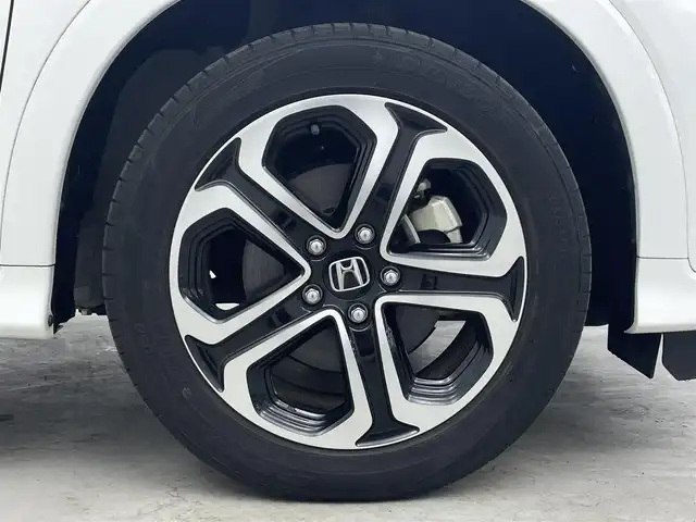 ホンダ ヴェゼル ハイブリッド Z ホンダセンシング 埼玉県 2020(令2)年 3.8万km プラチナホワイトパール 純正8型ナビ　HDMI　BT　Cd　DVD　シートヒーター　パワーシート　禁煙車　ドライブレコーダー　ETC　寒冷地仕様　レーダークルーズコントロール　レーンキープアシスト　バックカメラ