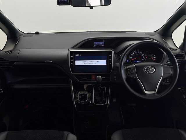 トヨタ ヴォクシー ZS 煌Ⅲ 茨城県 2020(令2)年 4.7万km ホワイトパールクリスタルシャイン トヨタセーフティセンス/純正10.5インチナビ/　（CD/DVD/Bluetooth/TV）/両側パワースライドドア/バックカメラ/クルーズコントロール/ビルトインETC2.0/アイドリングストップ/プッシュスタート/ハーフレザーシート/純正フロアマット/純正アルミホイール/LEDヘッドライト/フォグランプ/オートライト/オートハイビーム/スマートキー