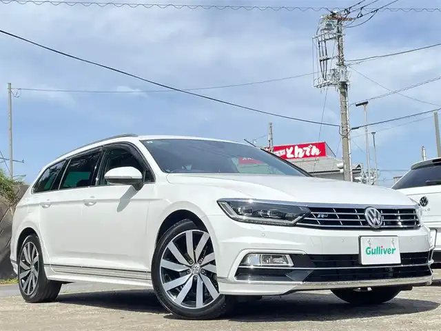 フォルクスワーゲン パサート ヴァリアント TSI Rライン 千葉県 2015(平27)年 7.4万km 白 プリクラッシュブレーキシステム/レーンキープアシスト/レーンチェンジアシストシステム/リアトラフィックシステム/アダプティブクルーズコントロール/純正ナビ/・FM/AM/CD/DVD/BTオーディオ/R-Line専用ナパレザーシート／スポーツシート（運転席/助手席）/バックカメラ/コーナーセンサー/マッサージ機能（運転席シート）/パワーシート/シートヒーター/LEDヘッドランプ/ヘッドランプウォッシャー/純正18インチアルミホイール/ETC/アルミペダル/スペアキー/保証書/取扱説明書