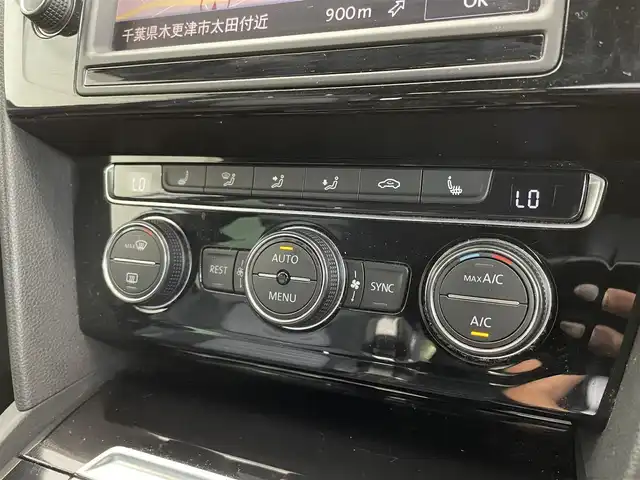 フォルクスワーゲン パサート ヴァリアント TSI Rライン 千葉県 2015(平27)年 7.4万km 白 プリクラッシュブレーキシステム/レーンキープアシスト/レーンチェンジアシストシステム/リアトラフィックシステム/アダプティブクルーズコントロール/純正ナビ/・FM/AM/CD/DVD/BTオーディオ/R-Line専用ナパレザーシート／スポーツシート（運転席/助手席）/バックカメラ/コーナーセンサー/マッサージ機能（運転席シート）/パワーシート/シートヒーター/LEDヘッドランプ/ヘッドランプウォッシャー/純正18インチアルミホイール/ETC/アルミペダル/スペアキー/保証書/取扱説明書