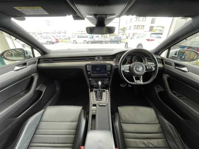 フォルクスワーゲン パサート ヴァリアント TSI Rライン 千葉県 2015(平27)年 7.4万km 白 プリクラッシュブレーキシステム/レーンキープアシスト/レーンチェンジアシストシステム/リアトラフィックシステム/アダプティブクルーズコントロール/純正ナビ/・FM/AM/CD/DVD/BTオーディオ/R-Line専用ナパレザーシート／スポーツシート（運転席/助手席）/バックカメラ/コーナーセンサー/マッサージ機能（運転席シート）/パワーシート/シートヒーター/LEDヘッドランプ/ヘッドランプウォッシャー/純正18インチアルミホイール/ETC/アルミペダル/スペアキー/保証書/取扱説明書