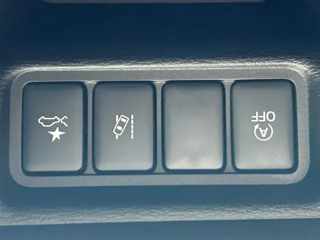 三菱 デリカＤ：５ シャモニー 愛媛県 2024(令6)年 3.3万km 黒Ⅱ シャモニー専用撥水シート/DELTAFORCE製18インチアルミホイール/純正11インチメモリナビ/CD/DVD/BT/MSV/iPod/DTV/HDMI/バックカメラ/ETC/パドルシフト/レーダークルーズコントロール/レーンキープアシストシステム/衝突被害軽減ブレーキ/D席パワーシート/D＋N席シートヒーター/両側電動スライドドア/電動サイドステップ/LEDヘッドライト/オートライト/オートマチックハイビーム/電動リアゲート/革巻きステアリング/ステアリングスイッチ/純正フロアマット/ドアバイザー/プッシュスタート/スマートキー