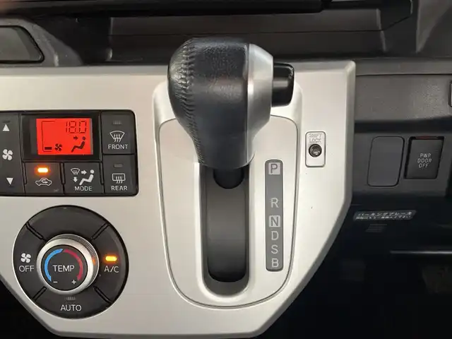 ダイハツ ウェイク G SA 福岡県 2015(平27)年 7.5万km パールホワイトⅢ 純正9型ナビ（CDDVD/BYT/USB/SD/AMFM/TV）/バックカメラ　/社外フリップダウン　/両側パワースライド　/スマートアシスト　/スペアキー1本　/プッシュスタート　/ドアバイザー　/LEDヘッドライト/純正フロアマット