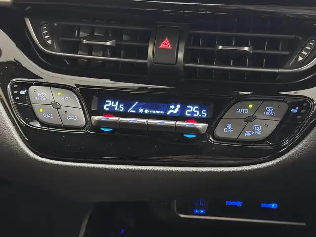 トヨタ Ｃ－ＨＲ G LEDエディション 三重県 2018(平30)年 5.7万km ホワイトパールクリスタルシャイン ハイブリッド/FF/フロアCVT/ALPINE 9インチナビ『ビッグX』 X9Z/（CD/DVD/TV/SD/SDREC/RADIO/USB/Bluetooth/HDMI/外部入力）/バックカメラ/モデリスタエアロ（F/S/R下）/ビルトイン ETC/Toyota Safety Sense/・プリクラッシュセーフティ［PCS］/・レーンディパーチャーアラート［LDA］（操舵支援あり）/・オートハイビーム［AHB］/・レーダークルコン（全車速追従機能付）/・クリアランスソナー＆バックソナー/・ブラインドスポットモニター［BSM］/・先行車発進告知機能/装備/・ハーフレザーシート/・シートヒーター（D/N）/・運転席電動ランバーサポート/・左右独立オートエアコン/・オートライト/・LED ヘッドランプ＆フロントフォグランプ/・ステアリングスイッチ/・雨滴感応式フロントワイパー/・電子パーキングブレーキ＆ブレーキホールド/・自動防眩ルームミラー/・社外16inAW/・スマートキーx1、リモコンエンジンスターターx1/など
