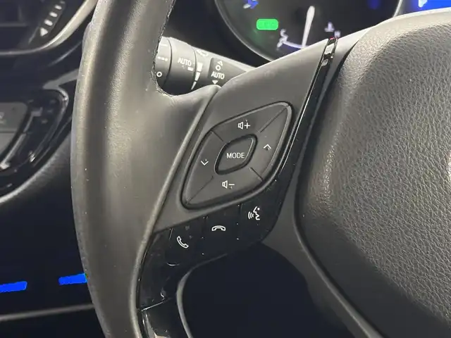 トヨタ Ｃ－ＨＲ G LEDエディション 三重県 2018(平30)年 5.7万km ホワイトパールクリスタルシャイン ハイブリッド/FF/フロアCVT/ALPINE 9インチナビ『ビッグX』 X9Z/（CD/DVD/TV/SD/SDREC/RADIO/USB/Bluetooth/HDMI/外部入力）/バックカメラ/モデリスタエアロ（F/S/R下）/ビルトイン ETC/Toyota Safety Sense/・プリクラッシュセーフティ［PCS］/・レーンディパーチャーアラート［LDA］（操舵支援あり）/・オートハイビーム［AHB］/・レーダークルコン（全車速追従機能付）/・クリアランスソナー＆バックソナー/・ブラインドスポットモニター［BSM］/・先行車発進告知機能/装備/・ハーフレザーシート/・シートヒーター（D/N）/・運転席電動ランバーサポート/・左右独立オートエアコン/・オートライト/・LED ヘッドランプ＆フロントフォグランプ/・ステアリングスイッチ/・雨滴感応式フロントワイパー/・電子パーキングブレーキ＆ブレーキホールド/・自動防眩ルームミラー/・社外16inAW/・スマートキーx1、リモコンエンジンスターターx1/など