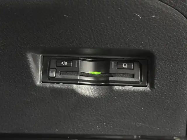 トヨタ Ｃ－ＨＲ G LEDエディション 三重県 2018(平30)年 5.7万km ホワイトパールクリスタルシャイン ハイブリッド/FF/フロアCVT/ALPINE 9インチナビ『ビッグX』 X9Z/（CD/DVD/TV/SD/SDREC/RADIO/USB/Bluetooth/HDMI/外部入力）/バックカメラ/モデリスタエアロ（F/S/R下）/ビルトイン ETC/Toyota Safety Sense/・プリクラッシュセーフティ［PCS］/・レーンディパーチャーアラート［LDA］（操舵支援あり）/・オートハイビーム［AHB］/・レーダークルコン（全車速追従機能付）/・クリアランスソナー＆バックソナー/・ブラインドスポットモニター［BSM］/・先行車発進告知機能/装備/・ハーフレザーシート/・シートヒーター（D/N）/・運転席電動ランバーサポート/・左右独立オートエアコン/・オートライト/・LED ヘッドランプ＆フロントフォグランプ/・ステアリングスイッチ/・雨滴感応式フロントワイパー/・電子パーキングブレーキ＆ブレーキホールド/・自動防眩ルームミラー/・社外16inAW/・スマートキーx1、リモコンエンジンスターターx1/など