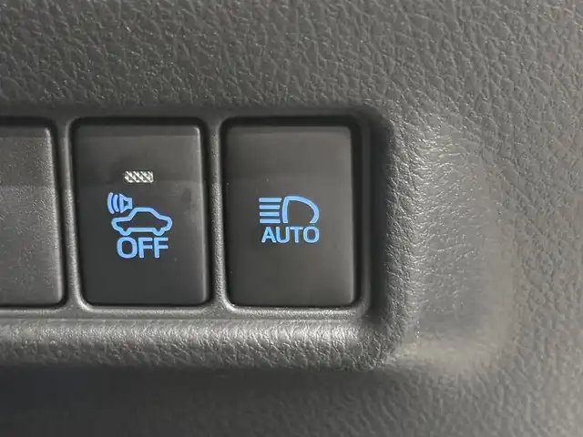 トヨタ Ｃ－ＨＲ G LEDエディション 三重県 2018(平30)年 5.7万km ホワイトパールクリスタルシャイン ハイブリッド/FF/フロアCVT/ALPINE 9インチナビ『ビッグX』 X9Z/（CD/DVD/TV/SD/SDREC/RADIO/USB/Bluetooth/HDMI/外部入力）/バックカメラ/モデリスタエアロ（F/S/R下）/ビルトイン ETC/Toyota Safety Sense/・プリクラッシュセーフティ［PCS］/・レーンディパーチャーアラート［LDA］（操舵支援あり）/・オートハイビーム［AHB］/・レーダークルコン（全車速追従機能付）/・クリアランスソナー＆バックソナー/・ブラインドスポットモニター［BSM］/・先行車発進告知機能/装備/・ハーフレザーシート/・シートヒーター（D/N）/・運転席電動ランバーサポート/・左右独立オートエアコン/・オートライト/・LED ヘッドランプ＆フロントフォグランプ/・ステアリングスイッチ/・雨滴感応式フロントワイパー/・電子パーキングブレーキ＆ブレーキホールド/・自動防眩ルームミラー/・社外16inAW/・スマートキーx1、リモコンエンジンスターターx1/など
